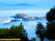 M�rchenhafter Blick zur maurischen Burg